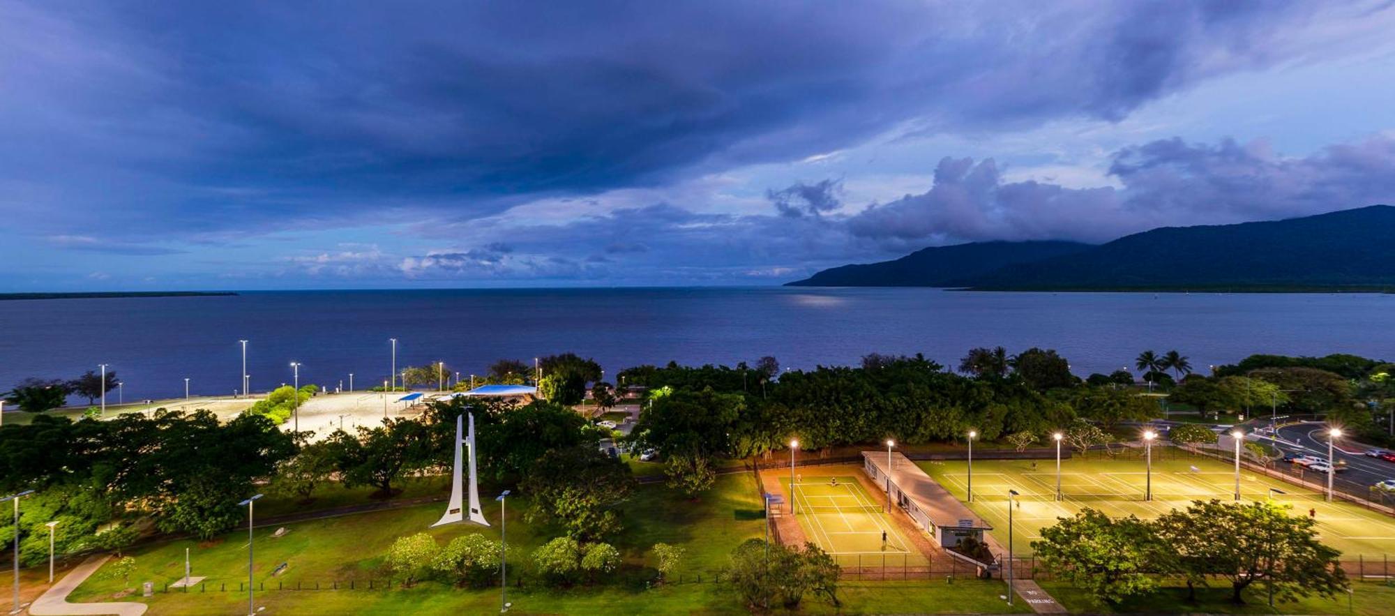 Rydges Esplanade Resort Cairns Extérieur photo