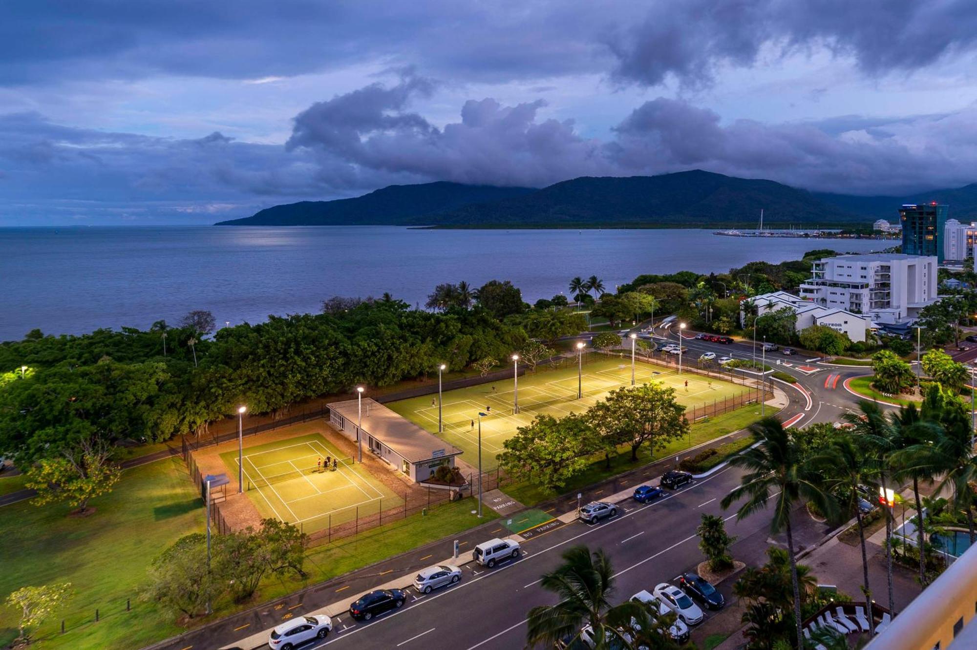 Rydges Esplanade Resort Cairns Extérieur photo
