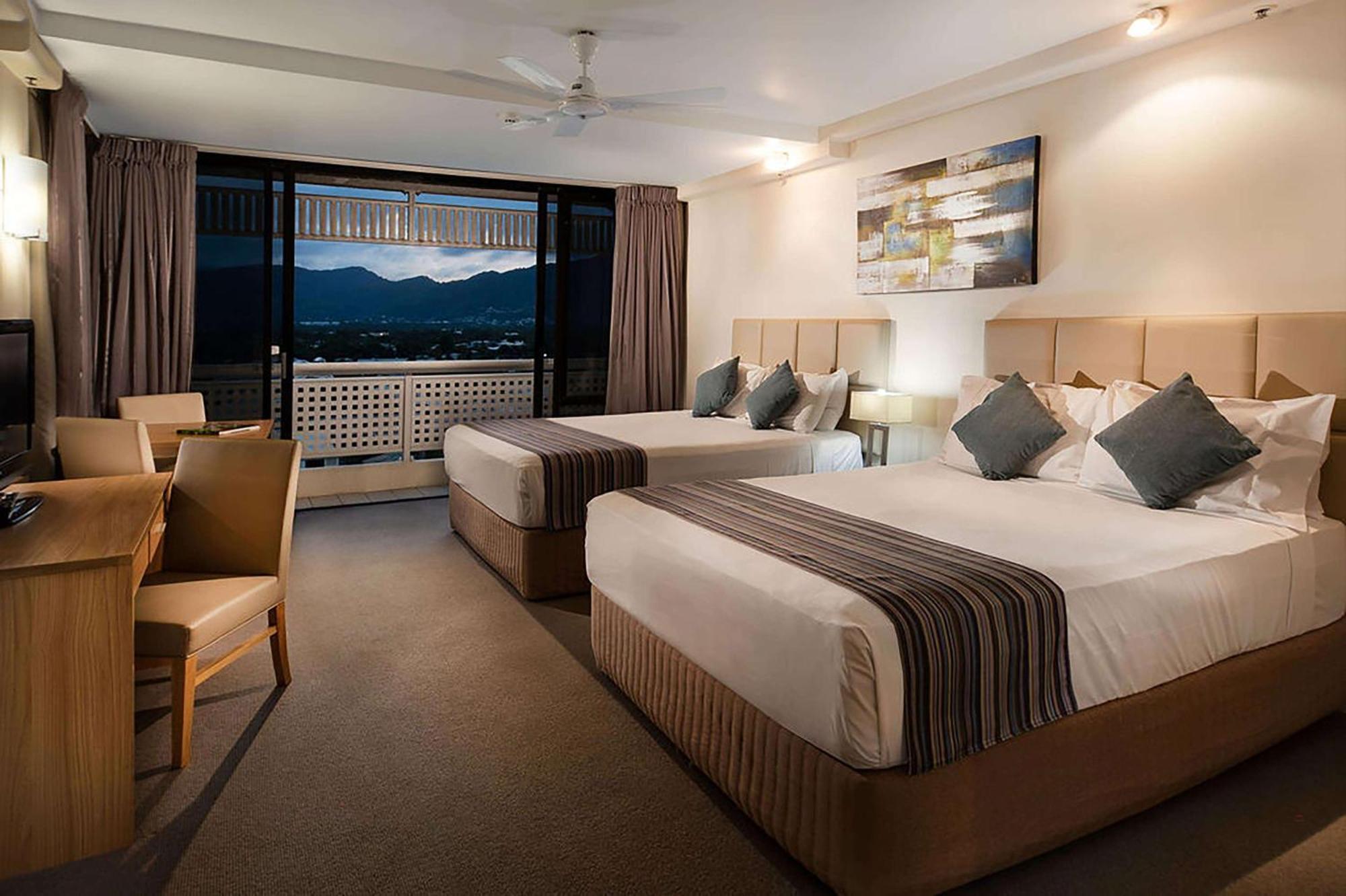 Rydges Esplanade Resort Cairns Extérieur photo